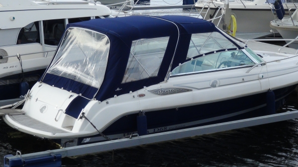 UTTERN D68 -02-06 VENEKUOMU / ei kaaria, kapteeninsininen