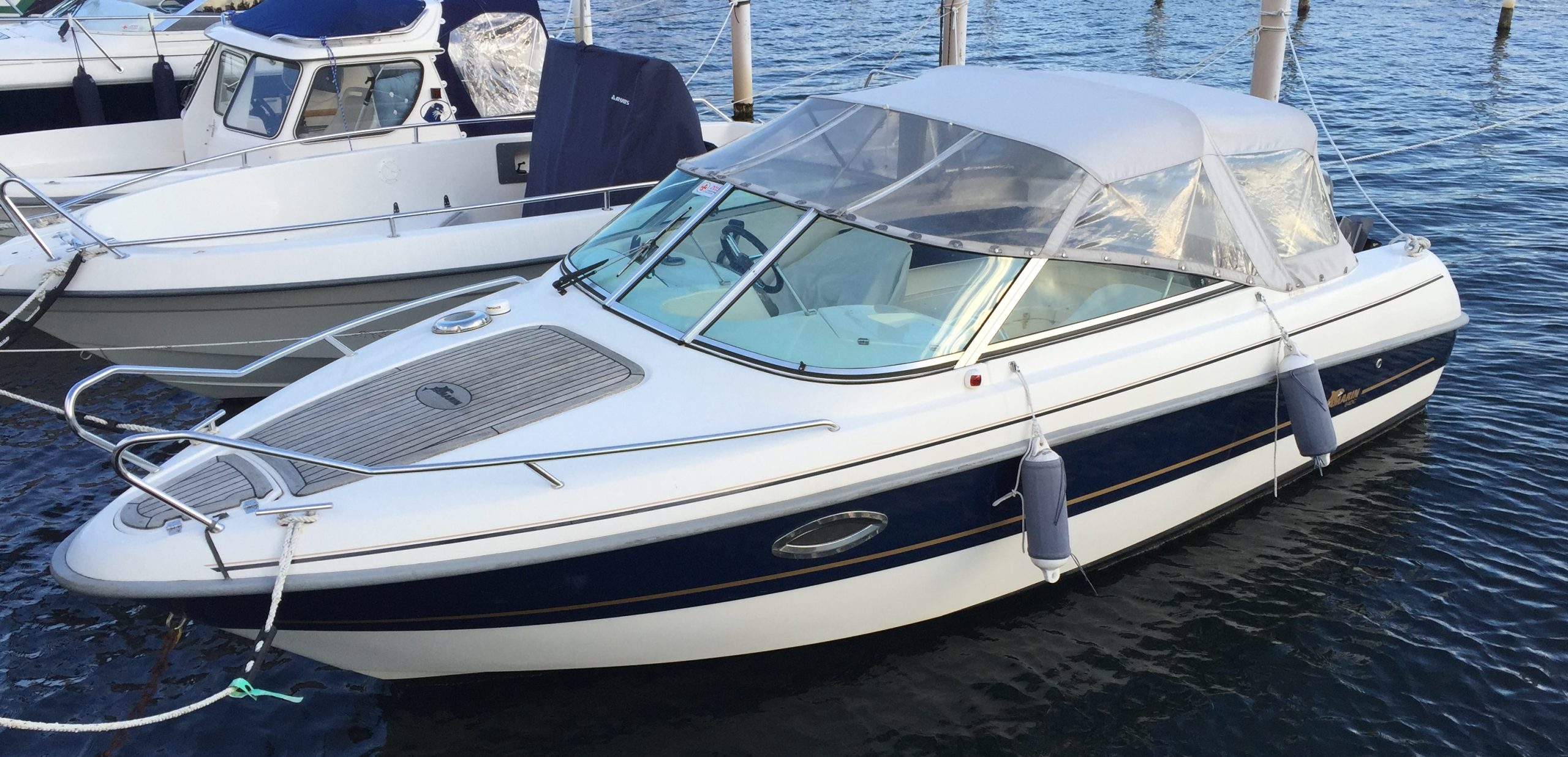 YAMARIN 6420/64DC -03-> venekuomu / ei kaaria, kapteeninsininen