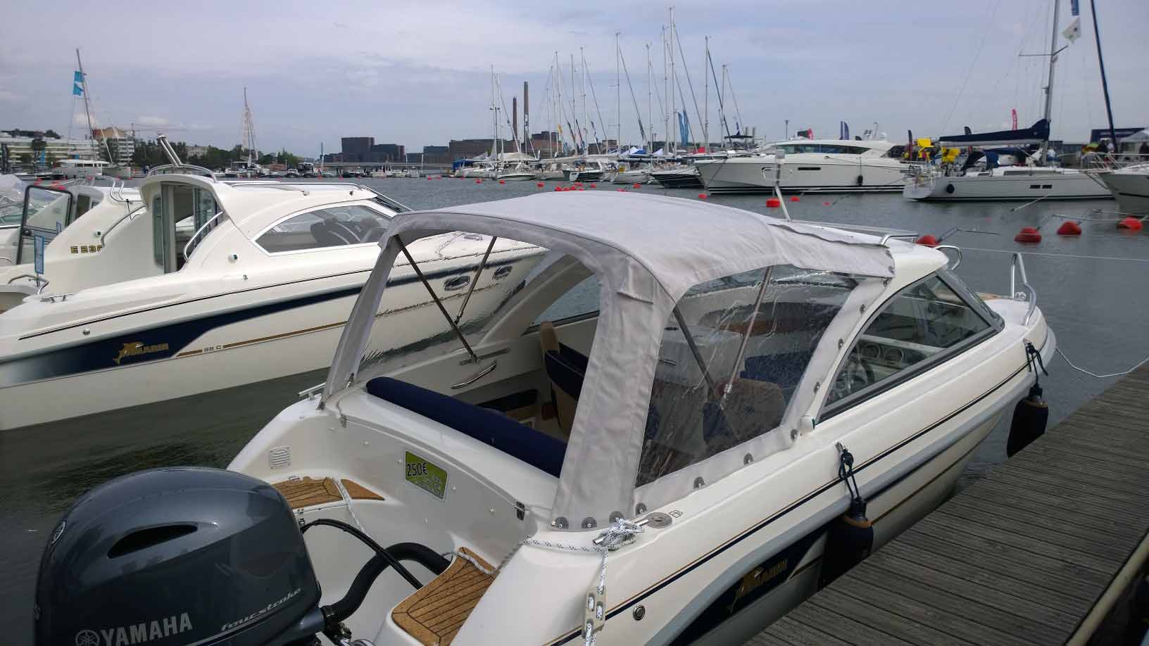 YAMARIN 5930/59HT 03->venekuomu / ei kaaria, kapteeninsininen